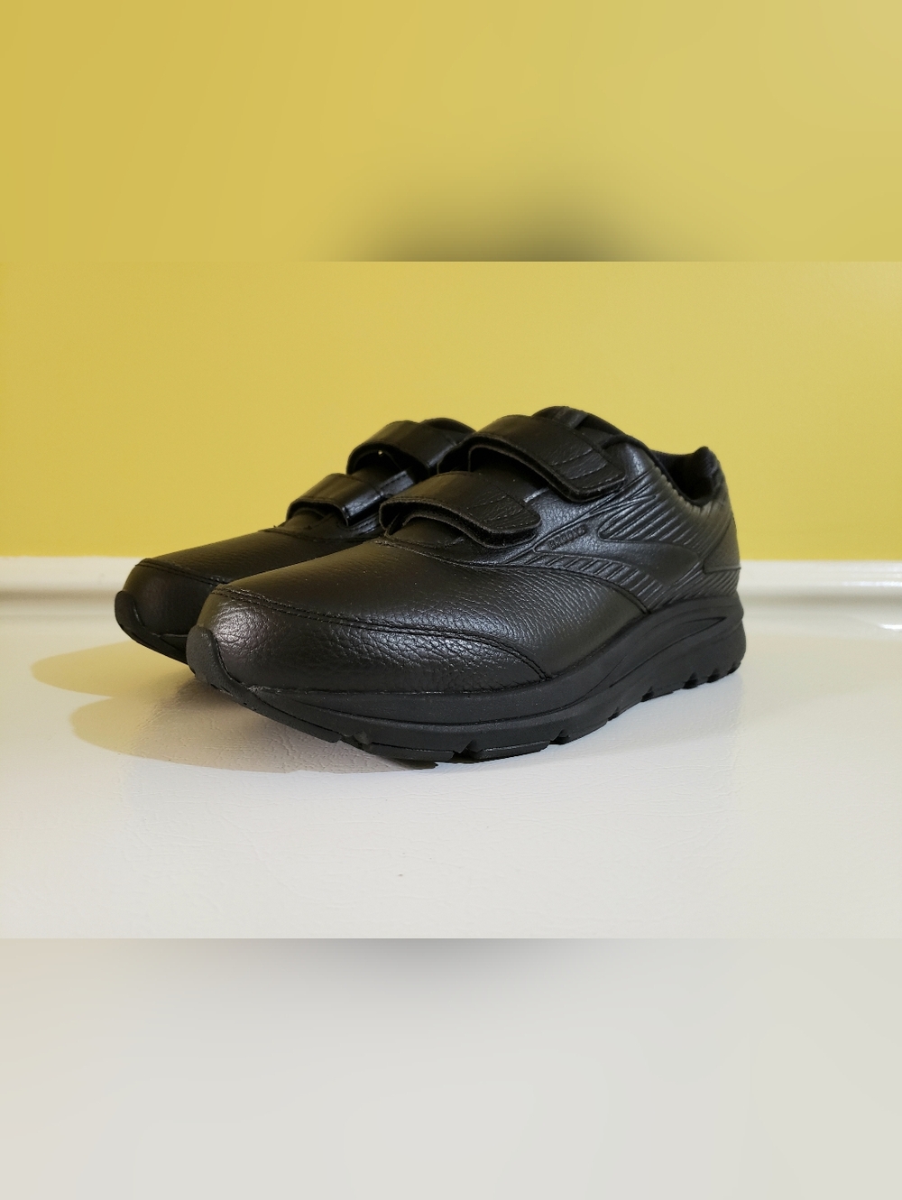 NWOB! BROOKS Womens Addiction Walker V-Strap 2 Hook & Loop Walking Shoes (10.5W)